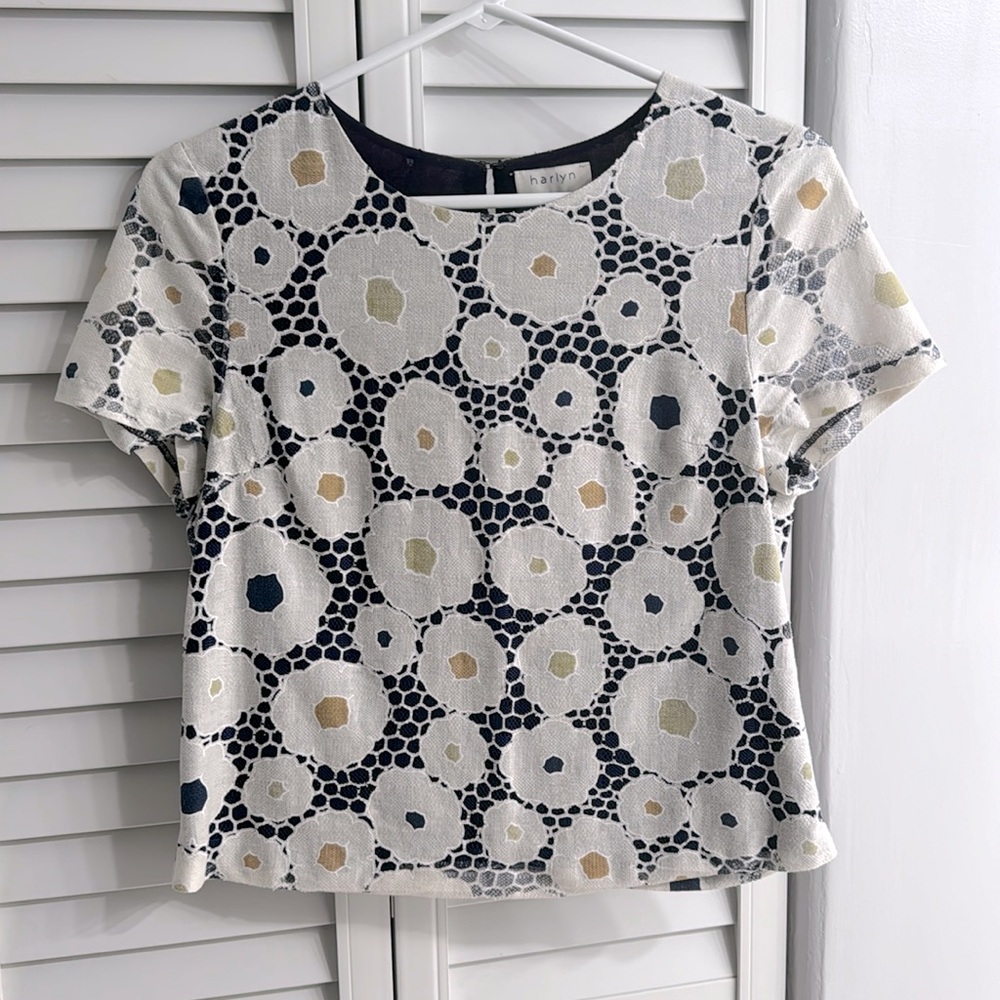 Anthropologie flowered lacey top